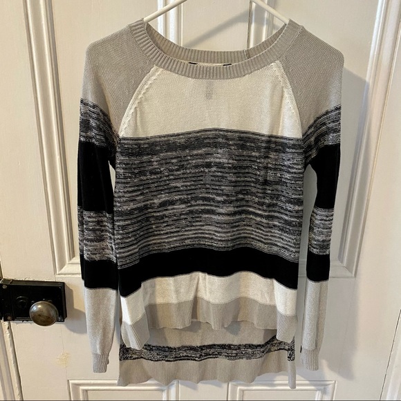 BCBG Max Azria Sweater / Size S - Picture 4 of 6